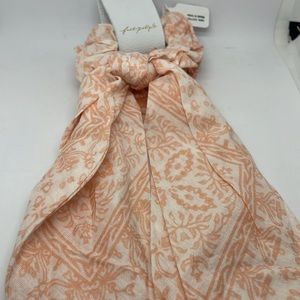 Free People scrunchie set in peach